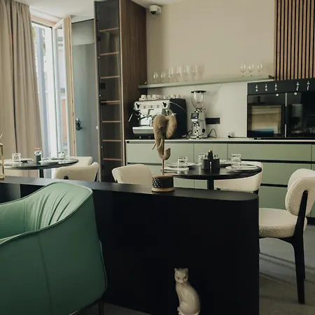 Flaneur 4*